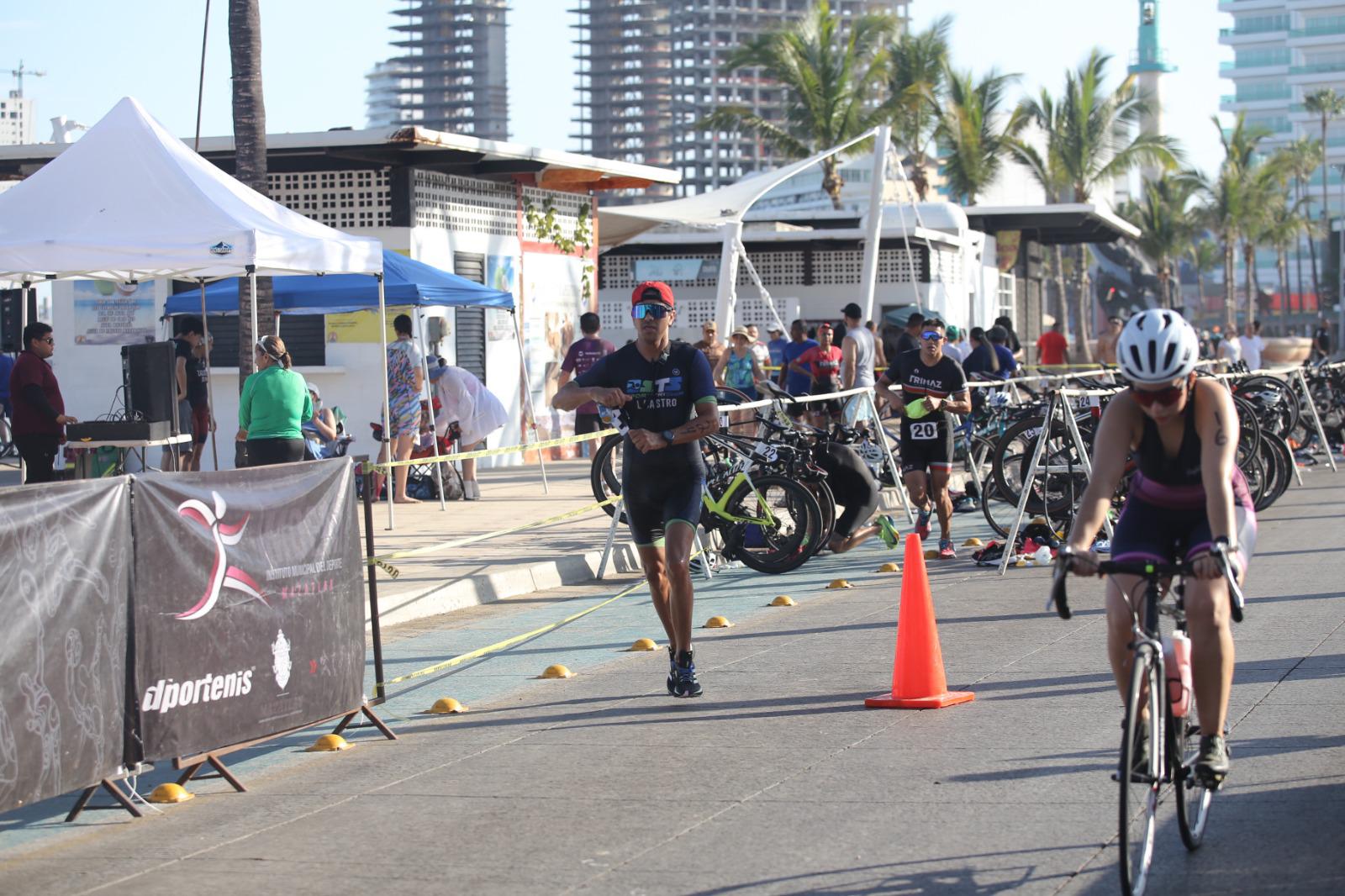 $!César Ortega y Daniela Córdova conquistan el Primer Triatlón Trimaz 2024