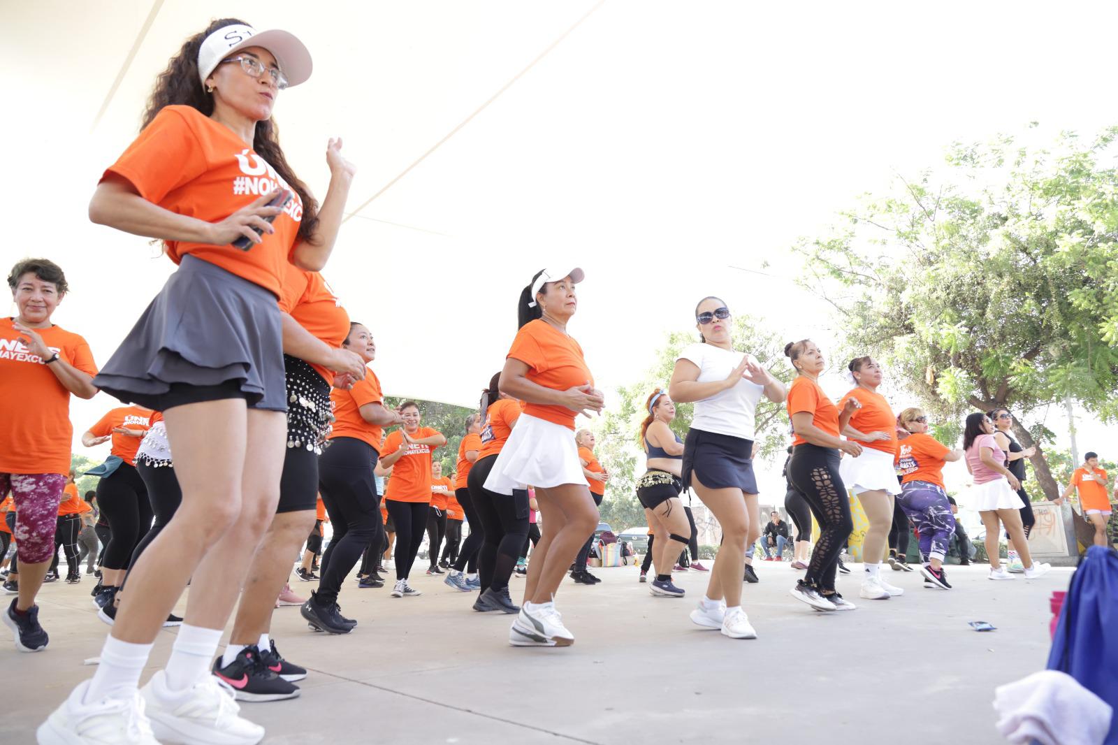 $!Conmemoran el Día Internacional contra la Violencia hacia las Mujeres con clase de zumba