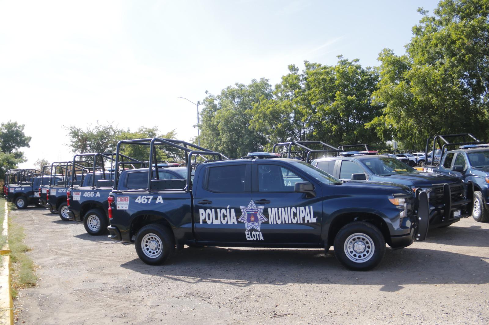 $!Gobierno del Estado honra a policías de Sinaloa con entrega de patrullas y festejo decembrino