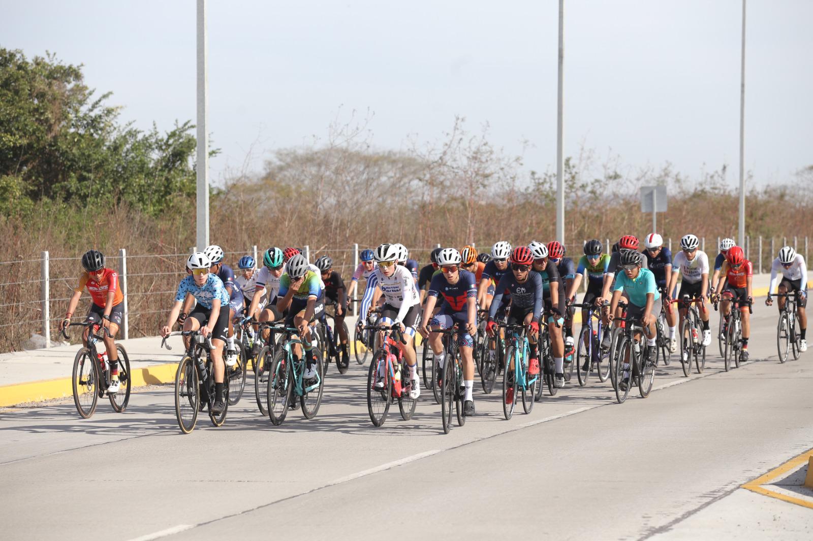 $!Carlos García y Jaqueline Tamez conquistan el critérium del Tour Venados Serial