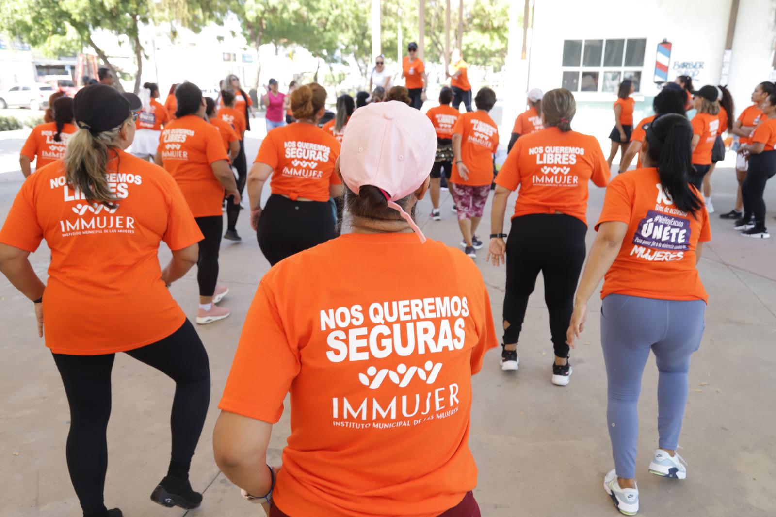 $!Conmemoran el Día Internacional contra la Violencia hacia las Mujeres con clase de zumba