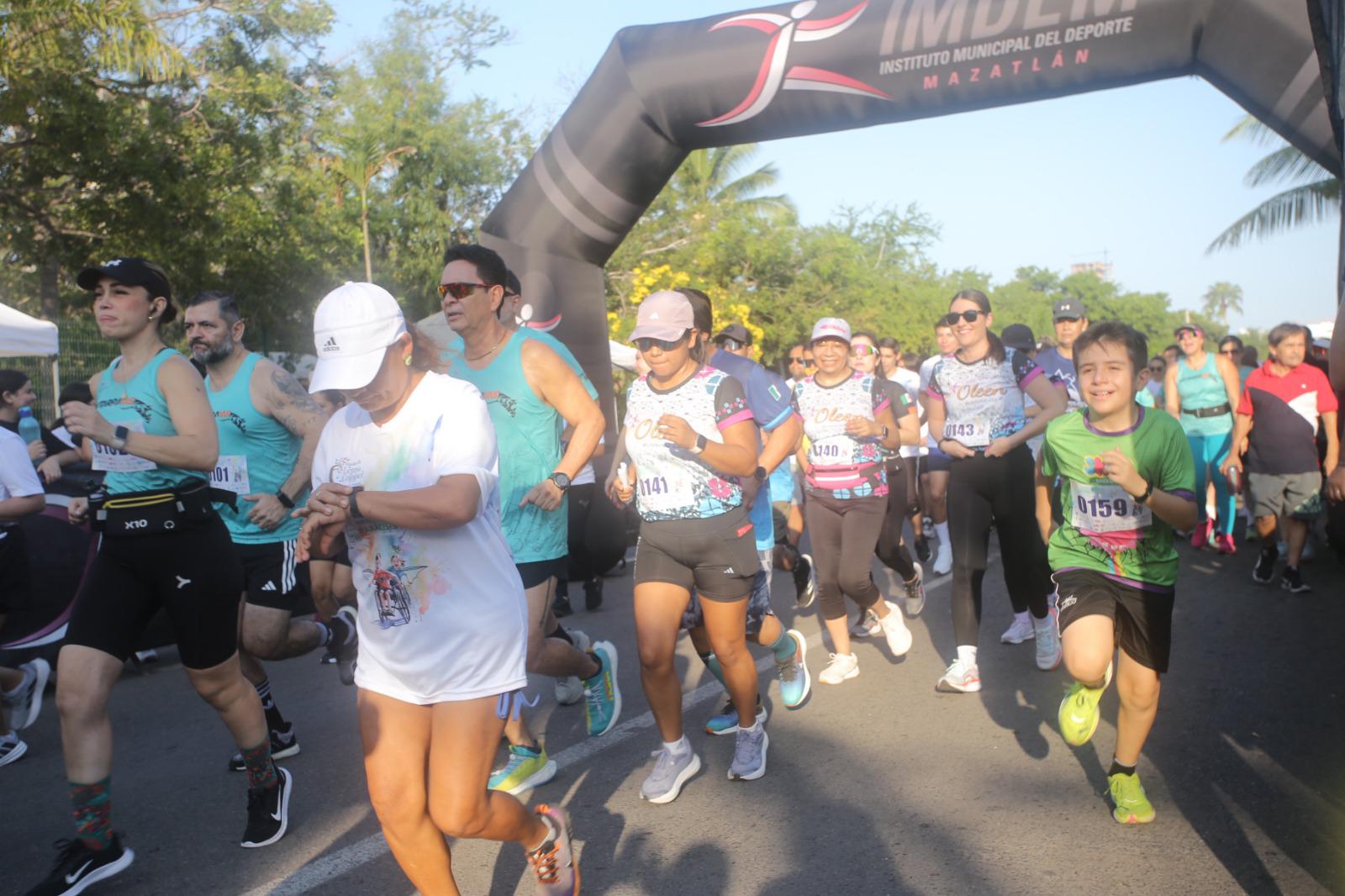 $!Se unen más de 600 a la Caminata por el Día Mundial de la Parálisis Cerebral, en Mazatlán