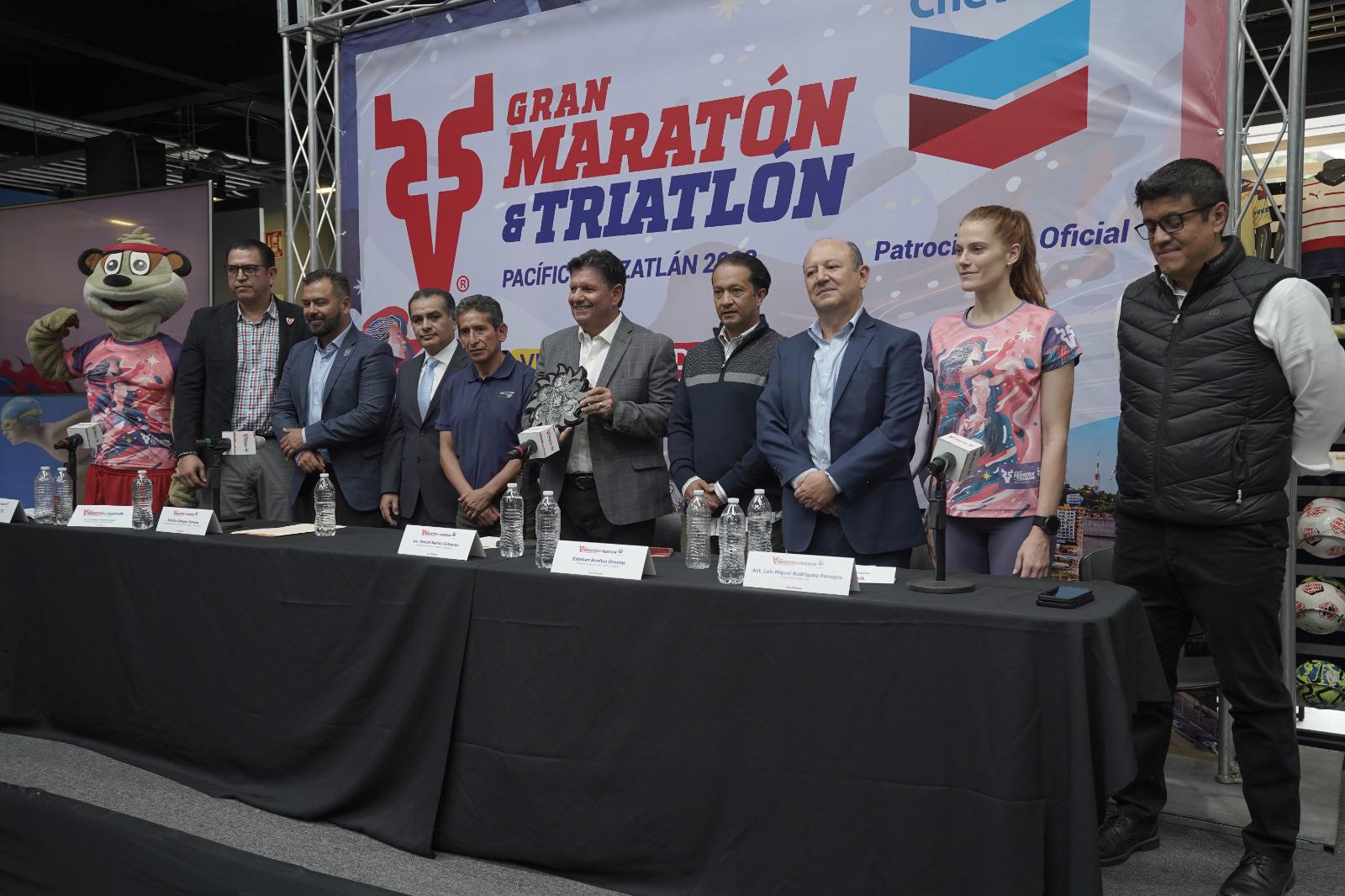 $!Presentan Gran Maratón y Gran Triatlón Pacífico en CDMX