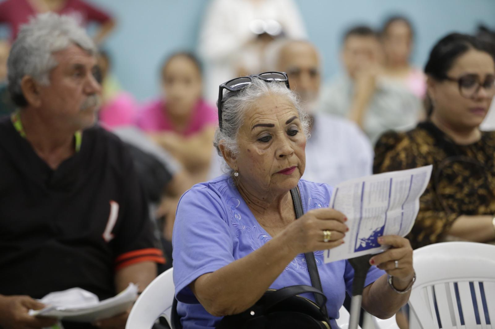 $!En tres meses, Ayuntamiento de Mazatlán ha entregado al menos 10 escrituras