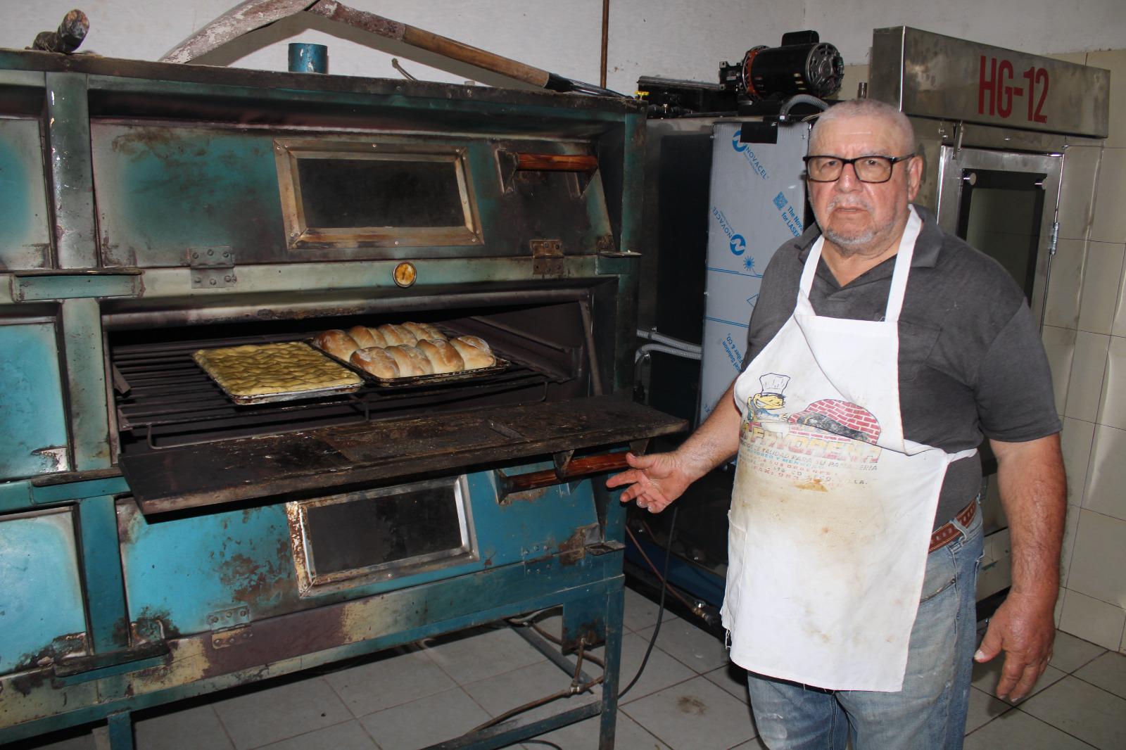 $!Gildardo y Víctor continúan en Agua Verde, Rosario, la tradición del ‘güero panadero’