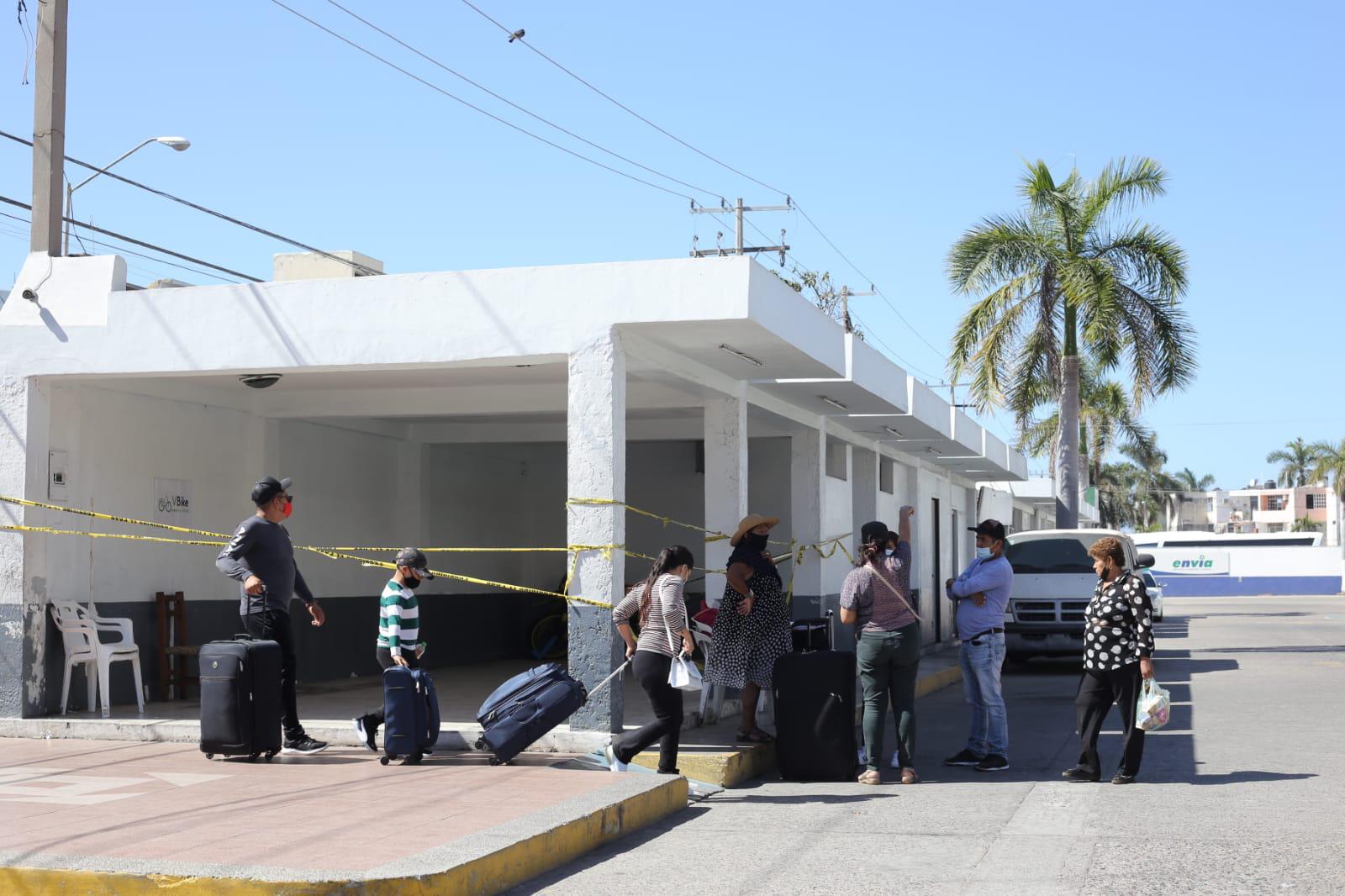 $!En la Central de Autobuses de Mazatlán esperan llegada de más de mil personas al día por Carnaval