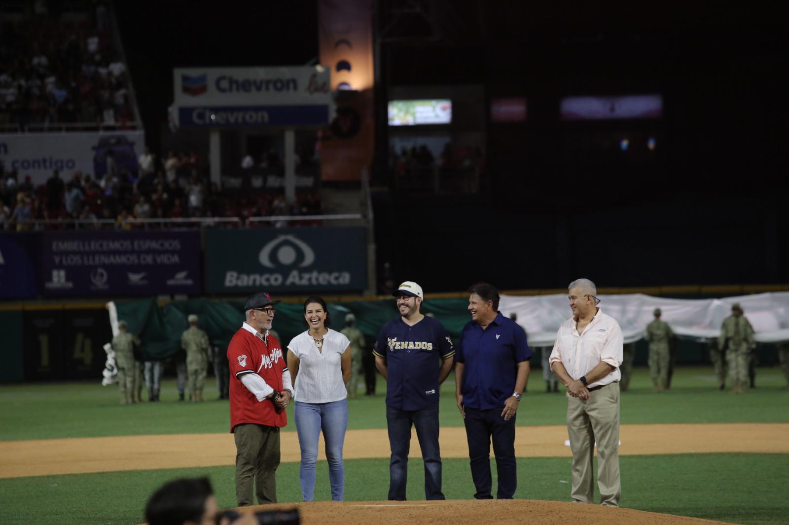 $!Responden los mazatlecos a la inauguración con gran lleno este domingo