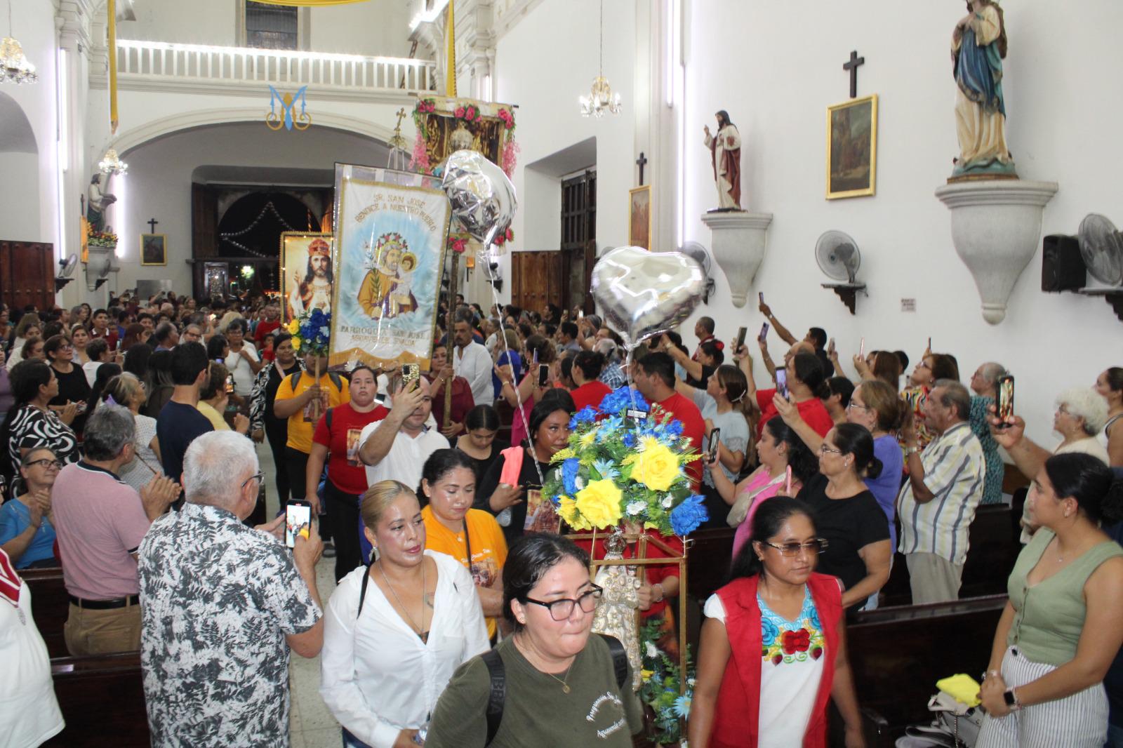 $!Con fe, peregrinan vecinos de Agua Verde hasta el santuario de Nuestra Señora del Rosario