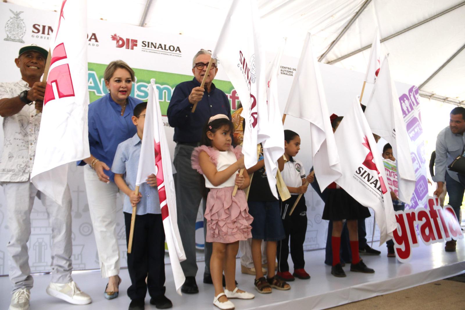 $!Gobierno de Sinaloa y transportistas hace campaña para facilitar la integración de niños con autismo