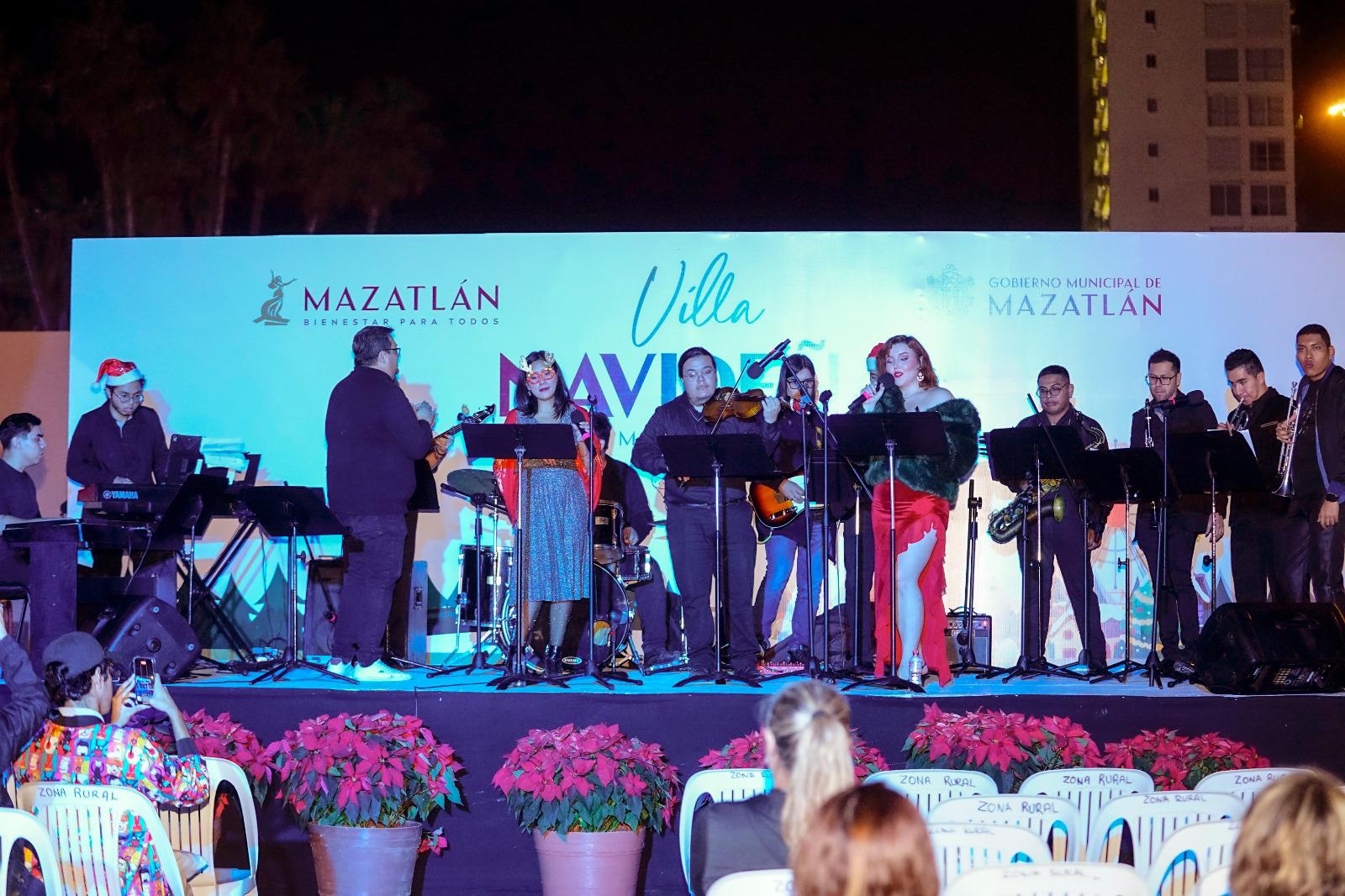 $!Ensamble de Jazz del CMA protagoniza una Noche Mágica en la Villa Navideña