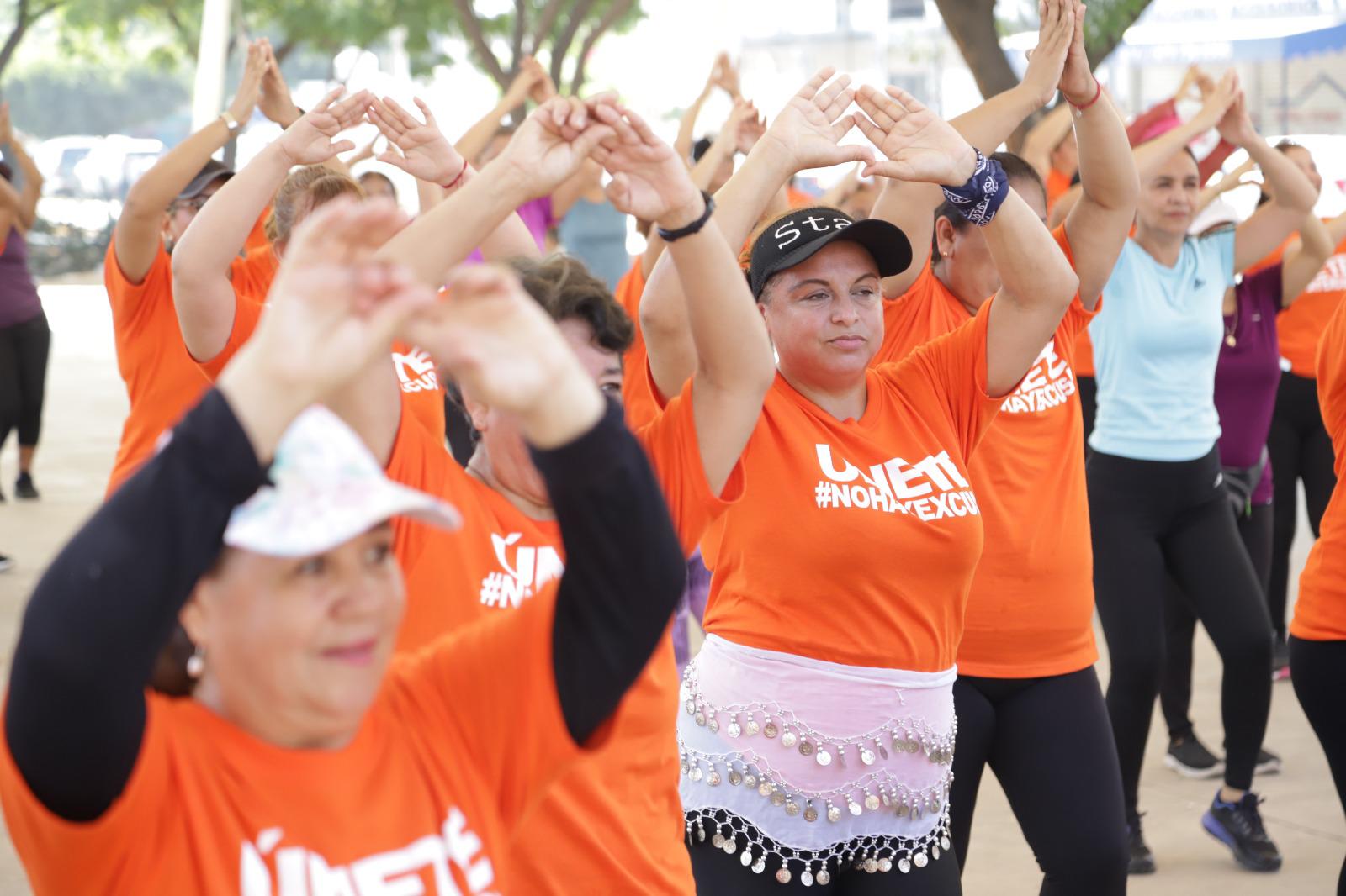 $!Conmemoran el Día Internacional contra la Violencia hacia las Mujeres con clase de zumba