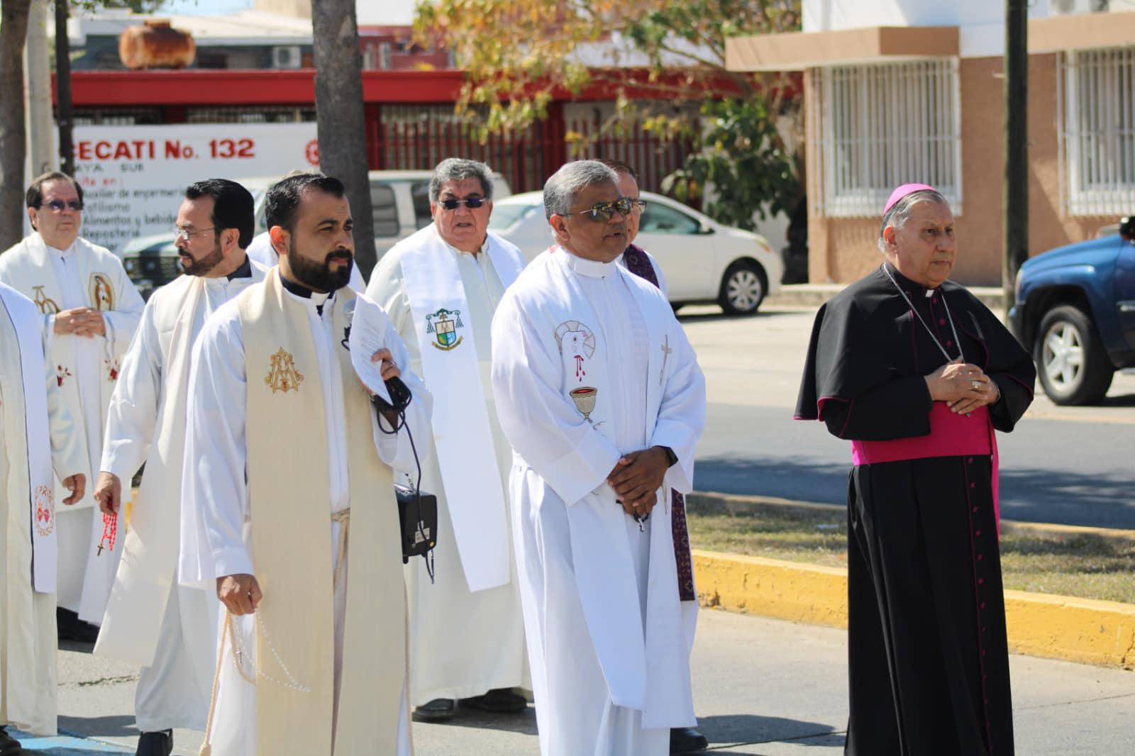 $!Acuden feligreses de Mazatlán a tomar la Ceniza