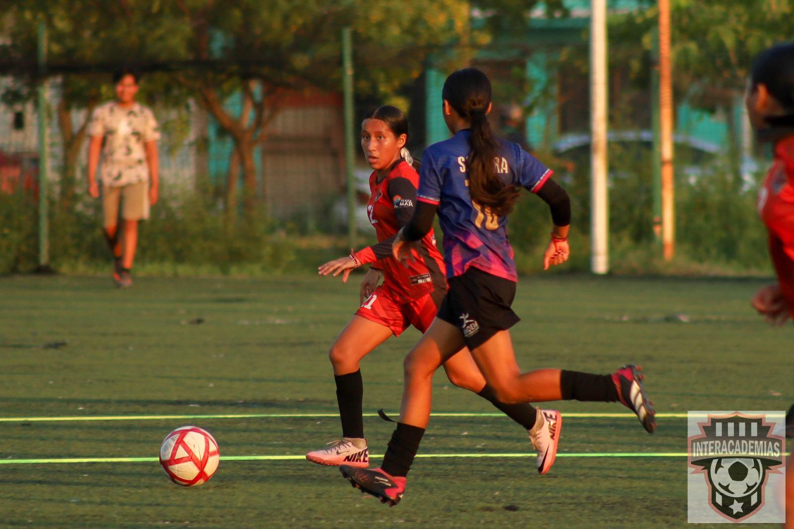 $!Rayaditas y Leonas se coronan en la Liga Interacademias de Futbol Femenil