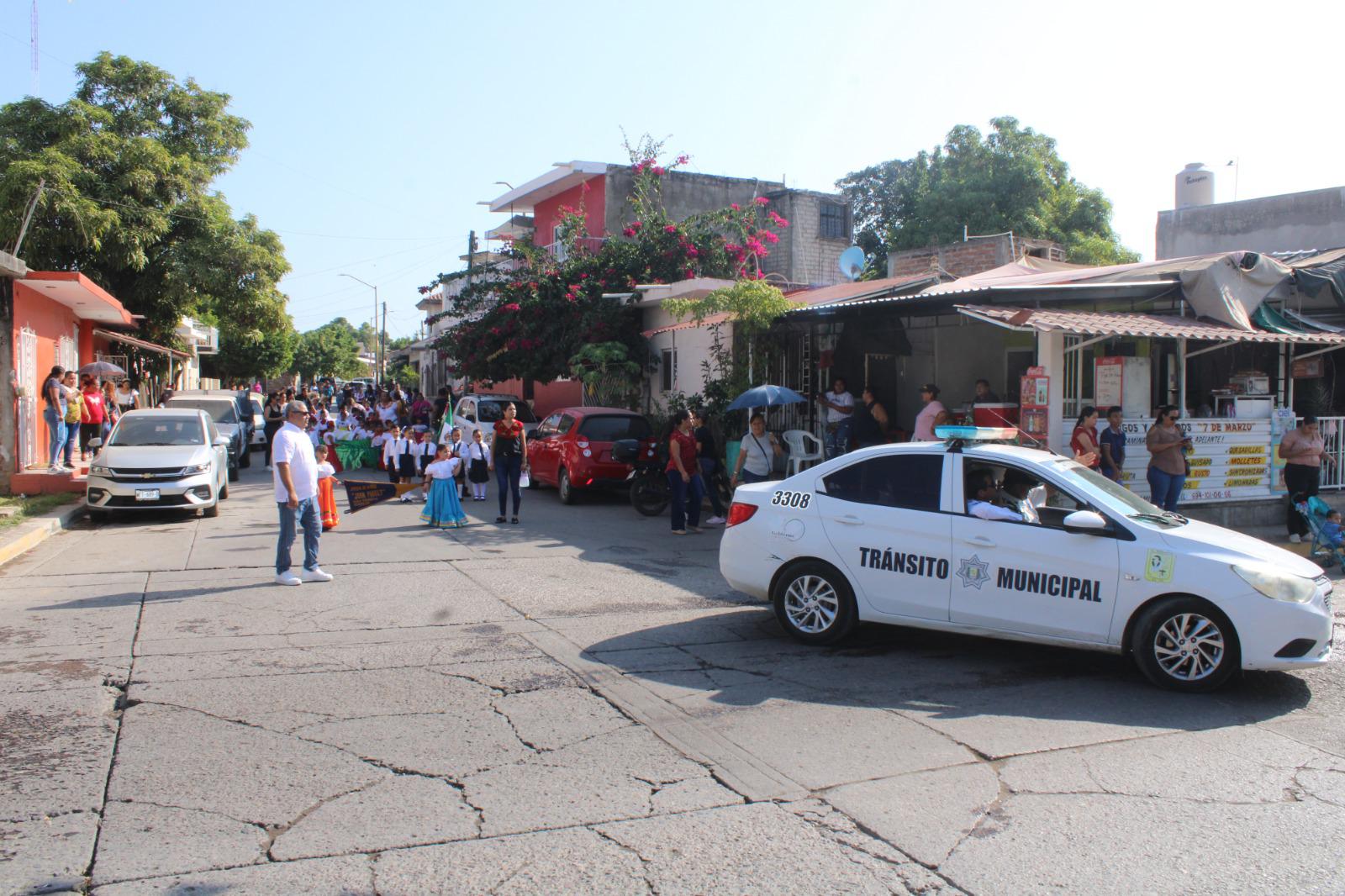 $!Niños de Preescolar de Rosario adelantan festejo revolucionario con desfile y kermés