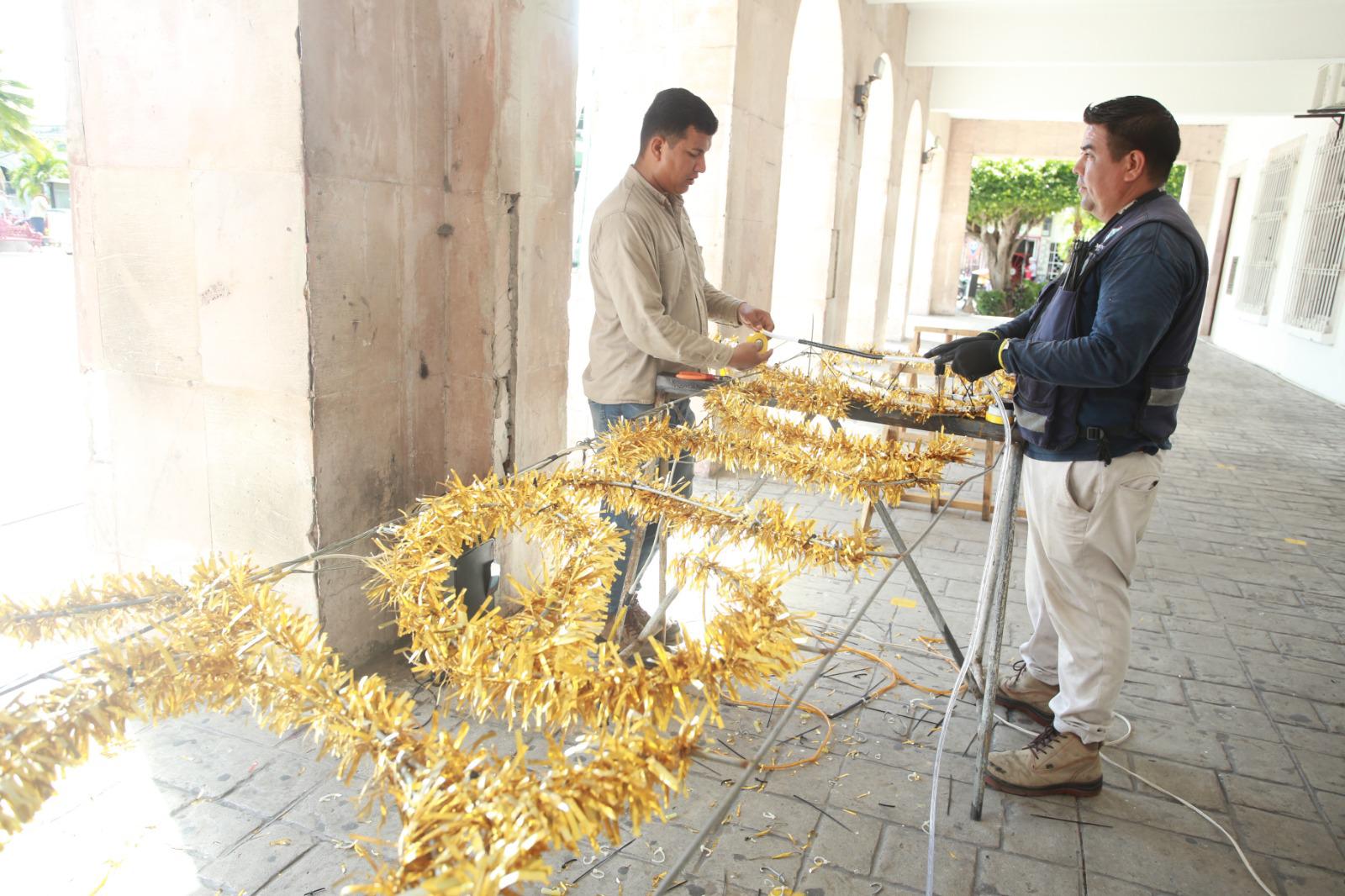 $!Se ponen patrióticos en el Ayuntamiento de Mazatlán