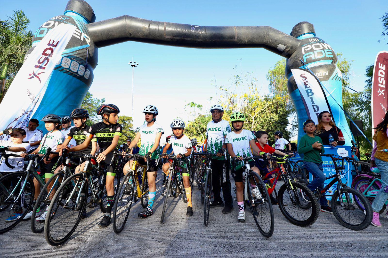 $!Concientizan con rodada en Culiacán por el Día Mundial de la Bicicleta