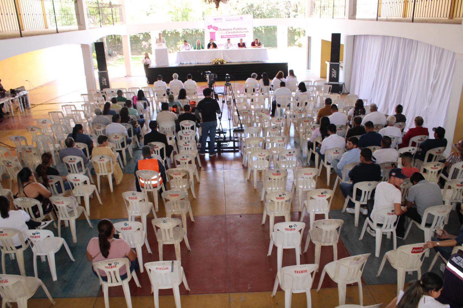 $!Entre señalamientos y propuestas debaten candidatos a diputados por el 24 Distrito, en Rosario