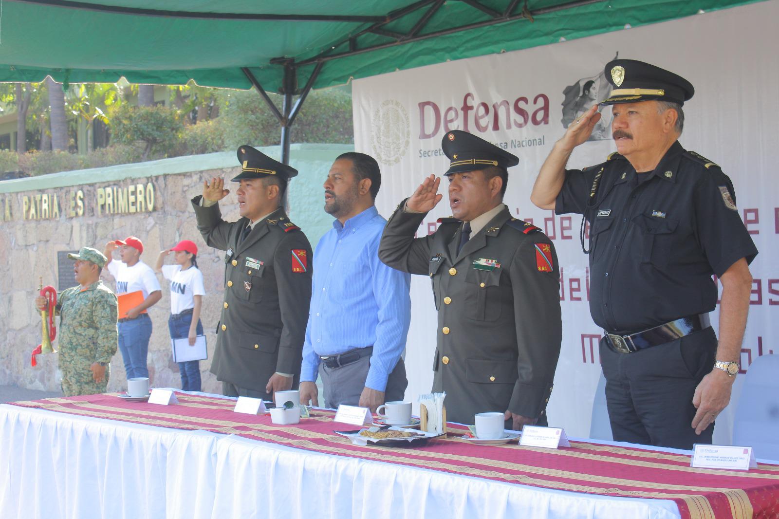 $!Entregan cartillas liberadas de jóvenes del Servicio Militar Nacional, en Mazatlán