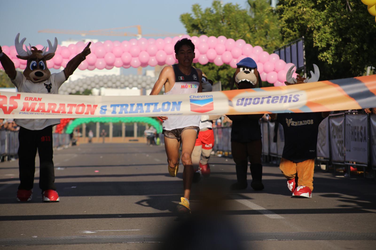 $!Trabajos de dosificación y control de ritmo dan triunfo a campeones de Medio Maratón Pacífico