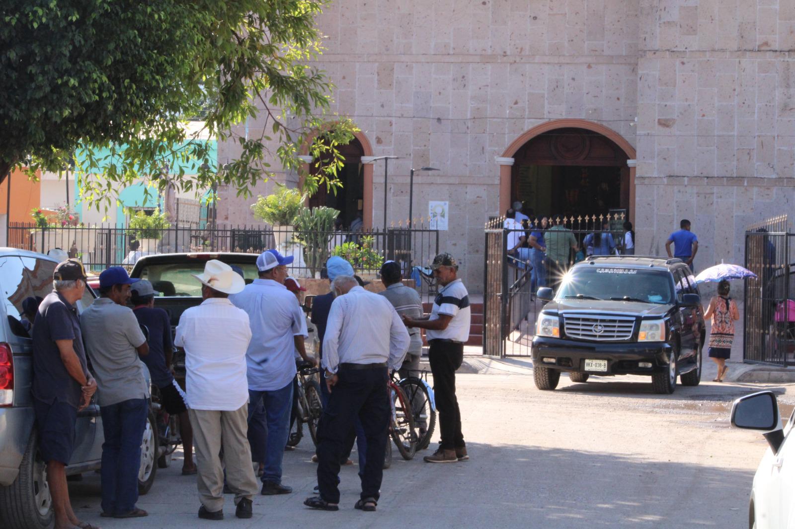 $!Despiden a la maestra ‘Moncy’ en su natal Agua Verde