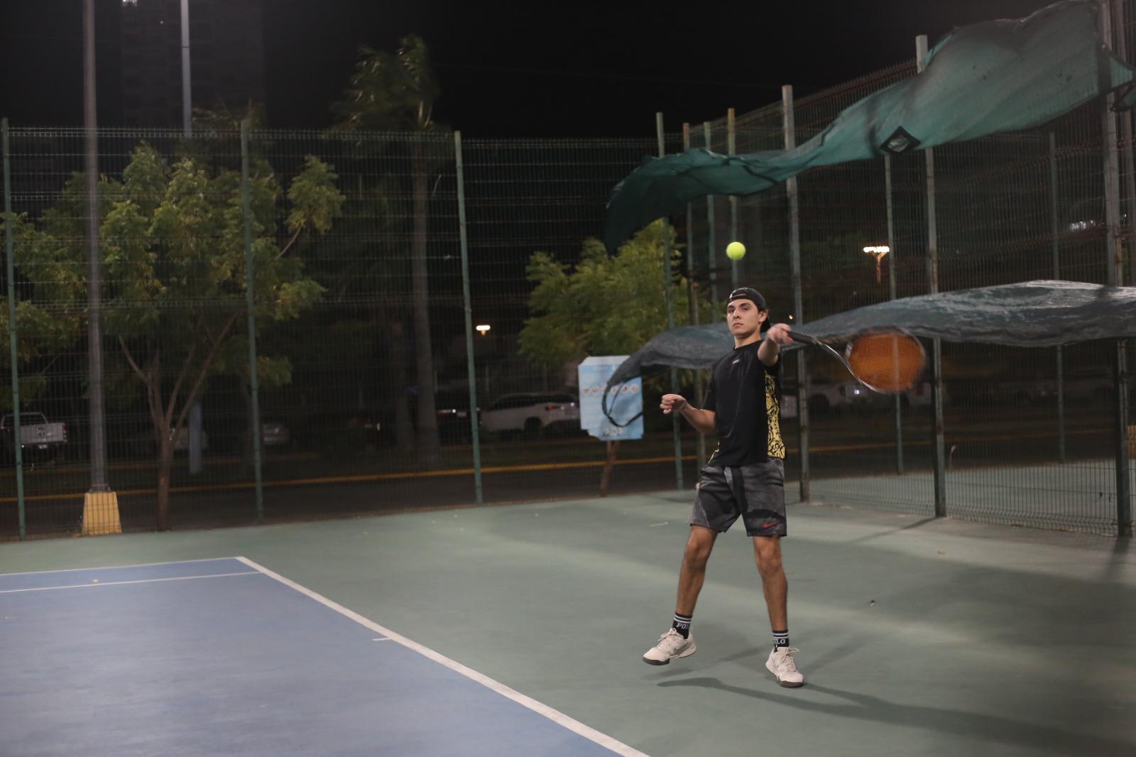 $!Collantes domina su categoría en Torneo de Tenis Escalera