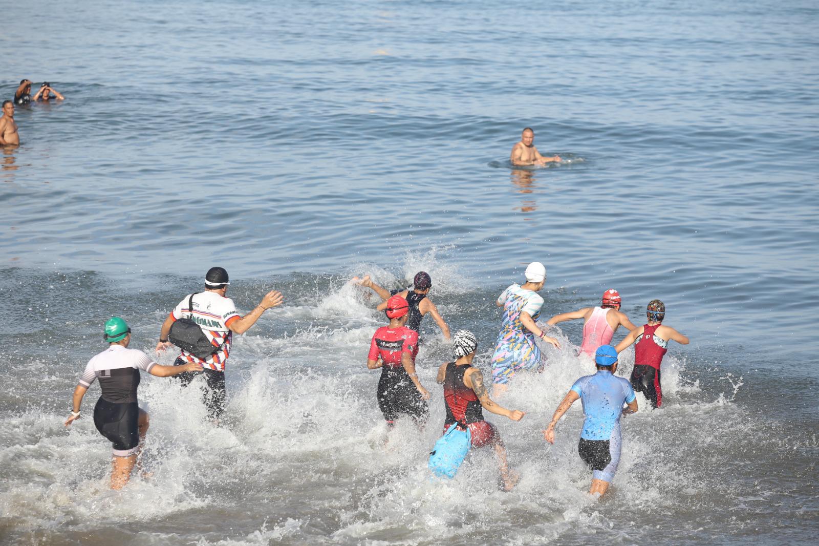 $!César Ortega y Daniela Córdova conquistan el Primer Triatlón Trimaz 2024