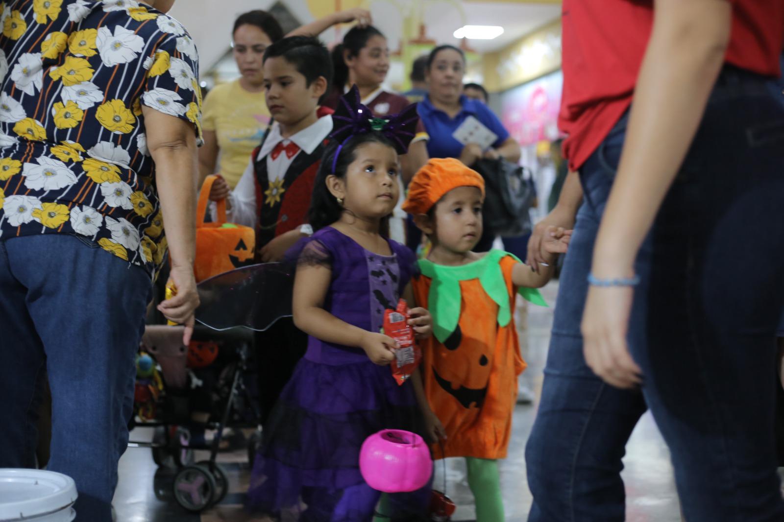 $!Familias de Mazatlán salen a disfrutar del Halloween pese recientes hechos de inseguridad