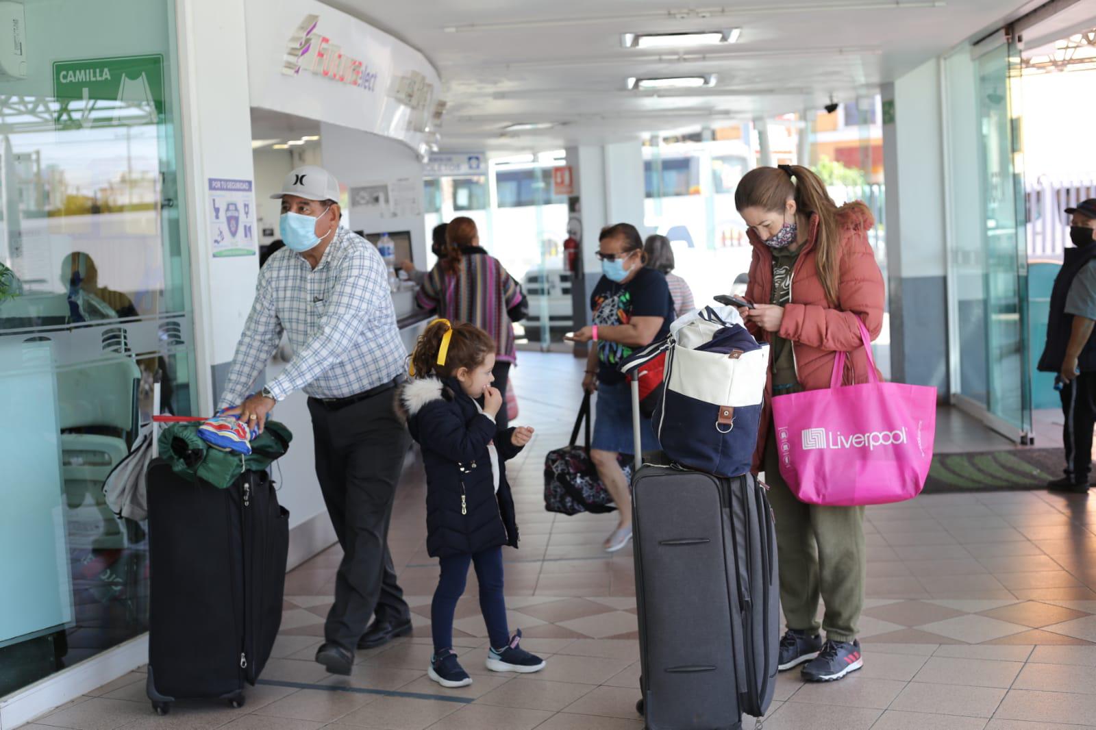 $!En la Central de Autobuses de Mazatlán esperan llegada de más de mil personas al día por Carnaval