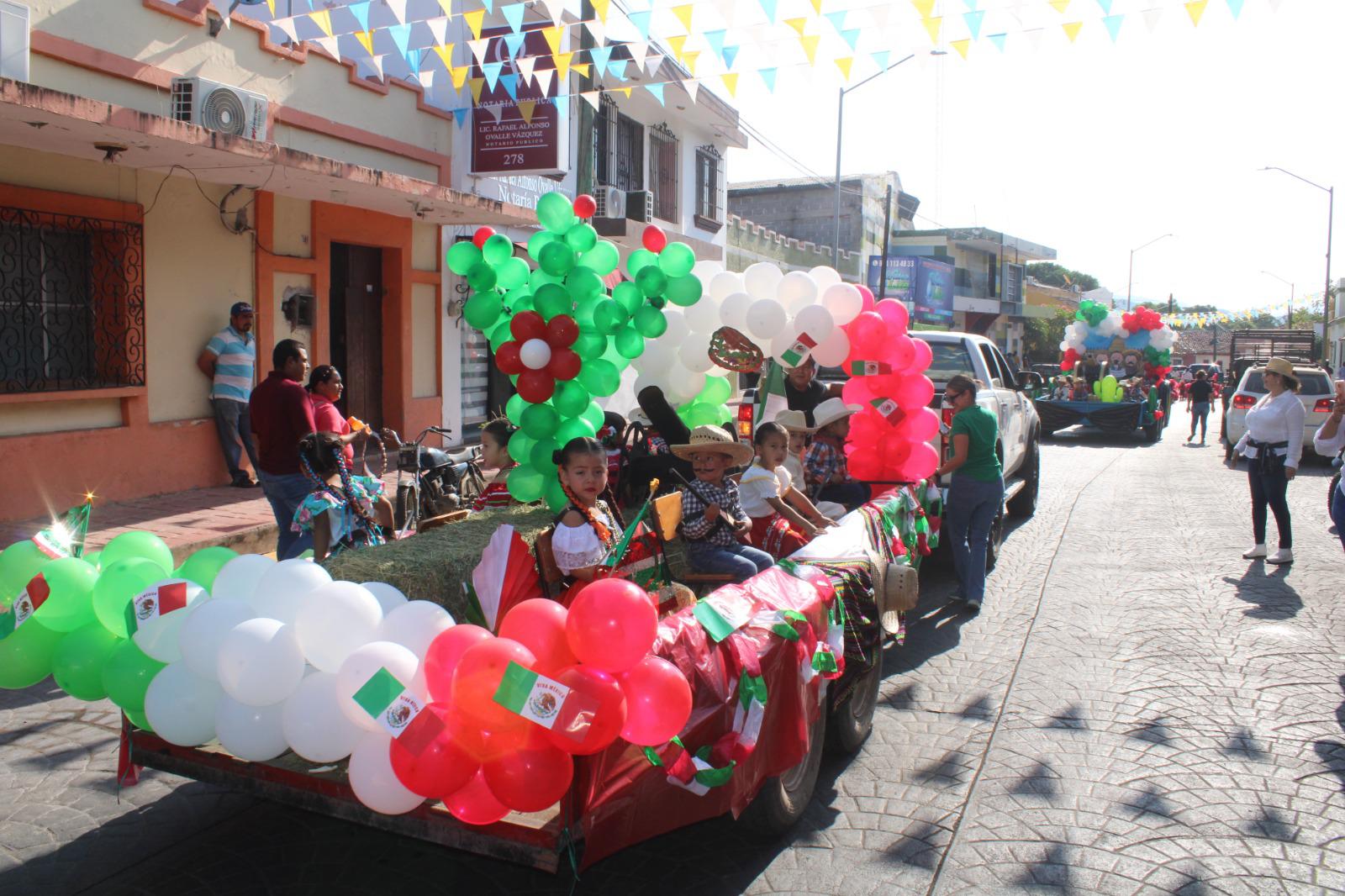 $!Niños de Preescolar de Rosario adelantan festejo revolucionario con desfile y kermés