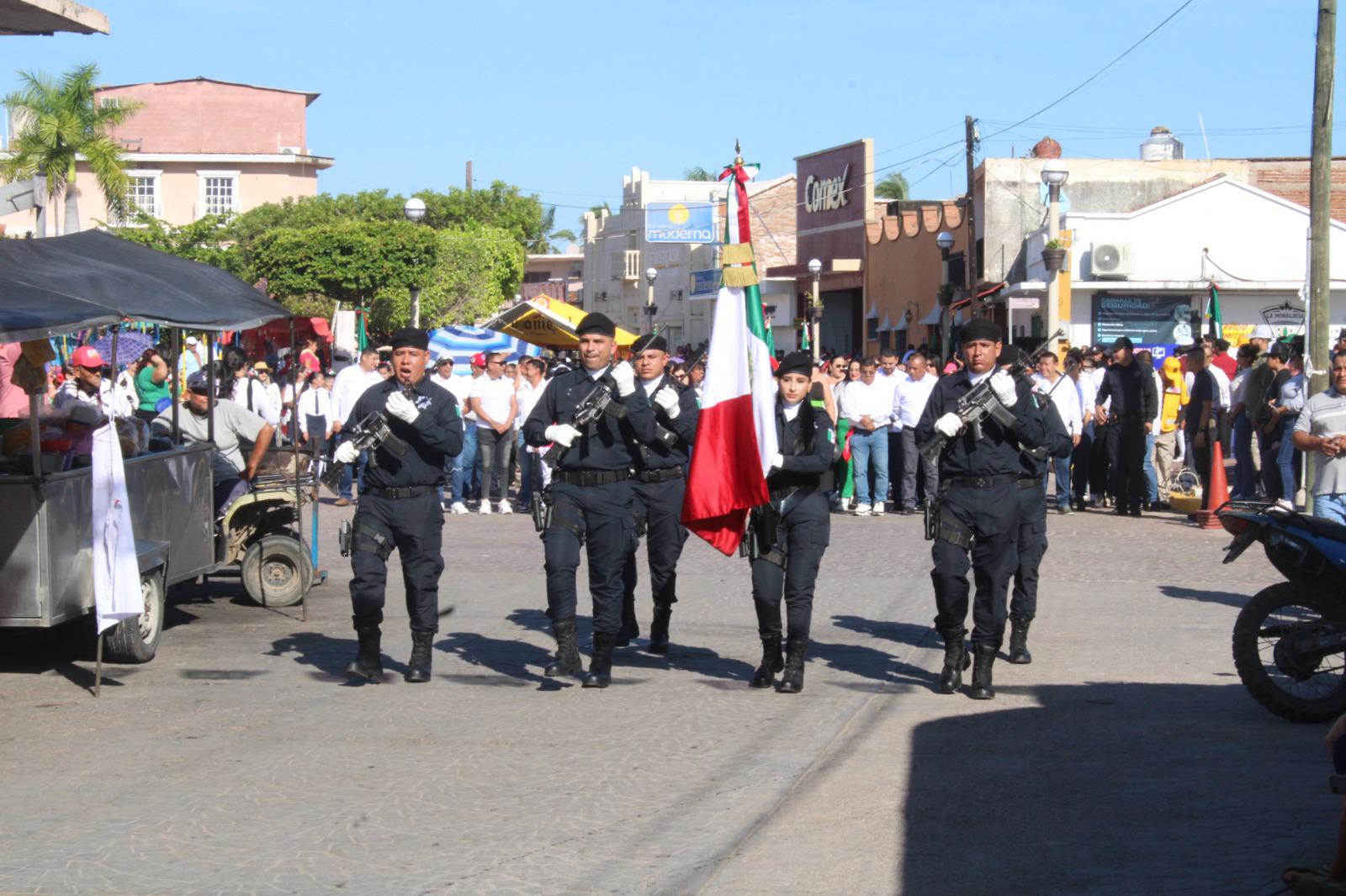 $!En Rosario desfilan para celebrar el 214 aniversario de la Independencia de México