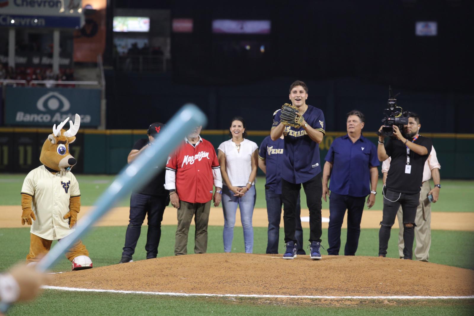 $!Responden los mazatlecos a la inauguración con gran lleno este domingo