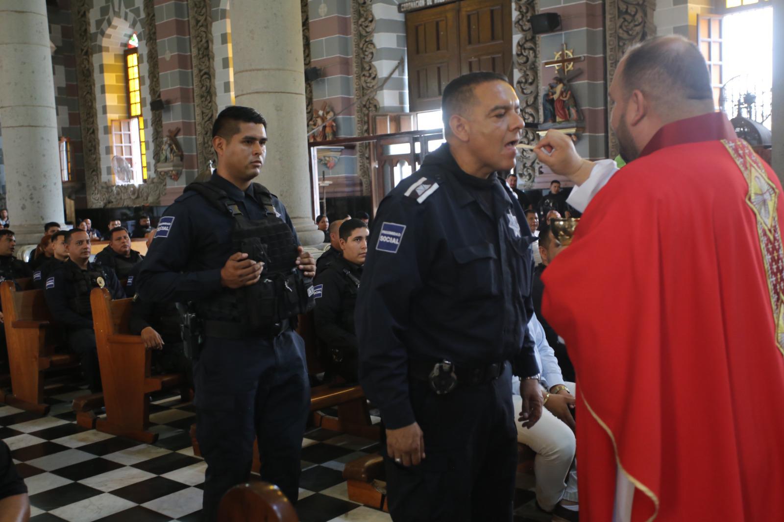 $!Piden a policías en su día que cumplan su función correctamente, siempre buscando lo justo