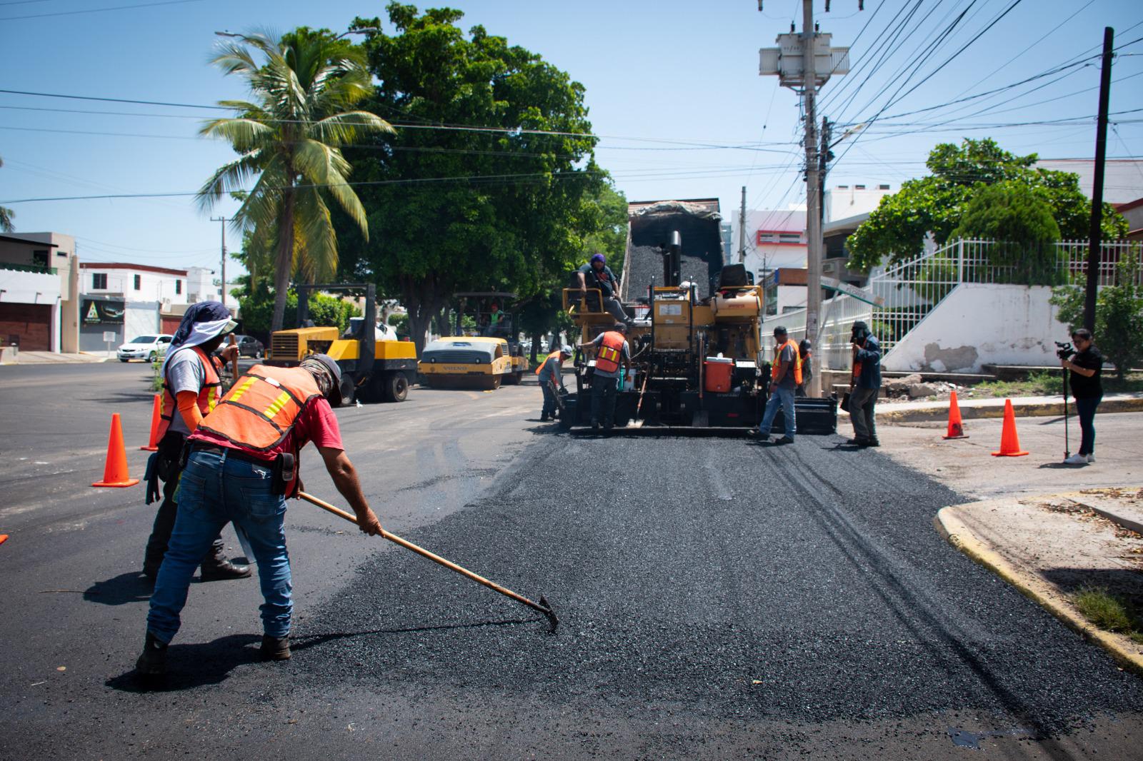 $!Avanza reencarpetado de bulevares en Las Quintas y El Barrio, en Culiacán