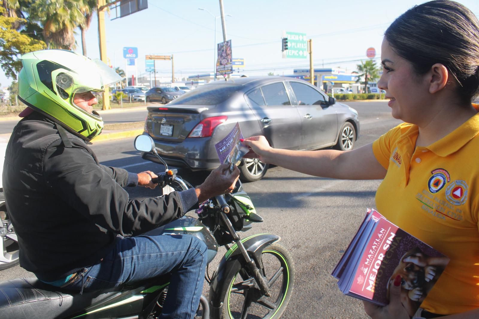 $!Realizan campaña antipirotecnia para proteger a menores y mascotas este fin de año