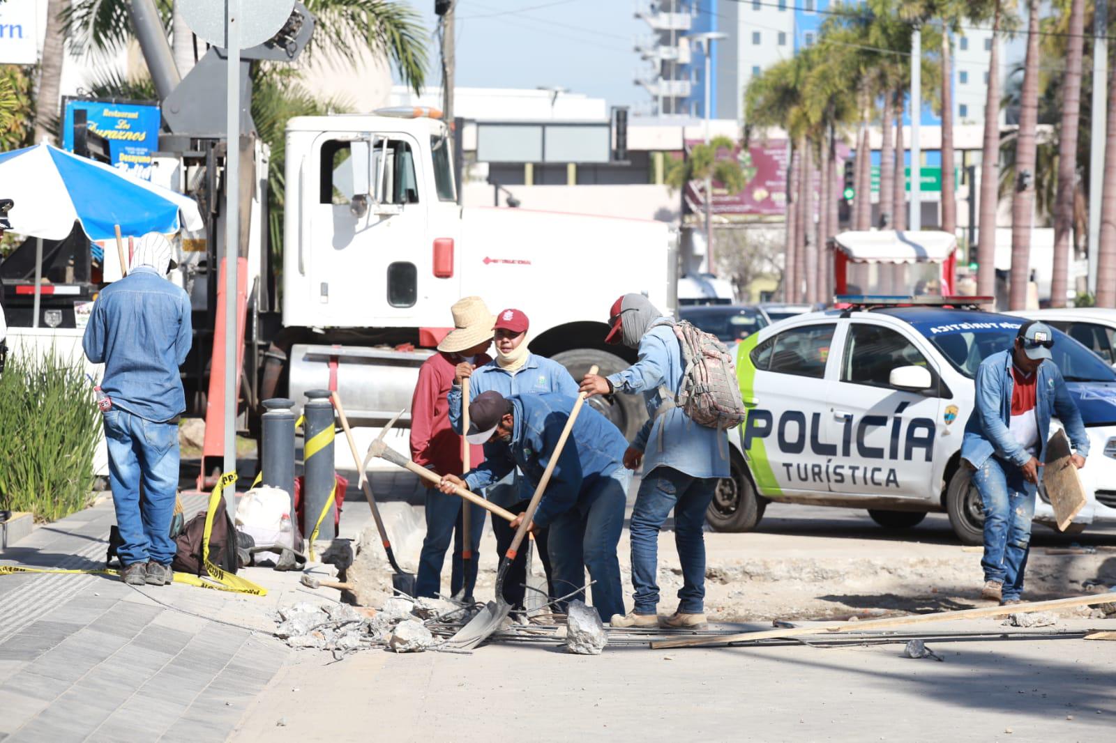 $!Obras tras retiro de topes elevados mantienen caos en la Camarón Sábalo