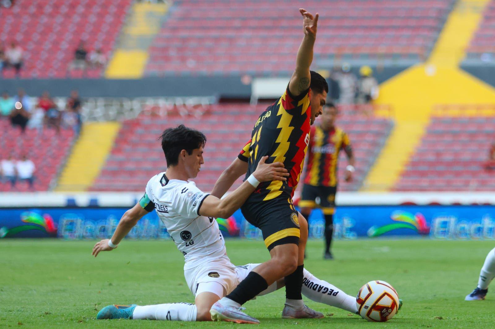 $!Dorados finaliza la temporada con derrota ante Leones Negros