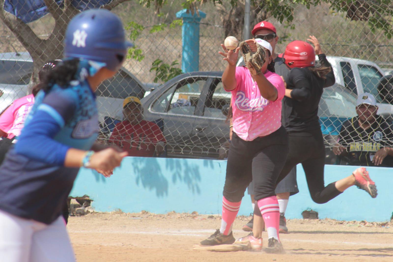 $!Las Reales son las reinas de la Liga de Softbol Femenil Novatas del Chololos