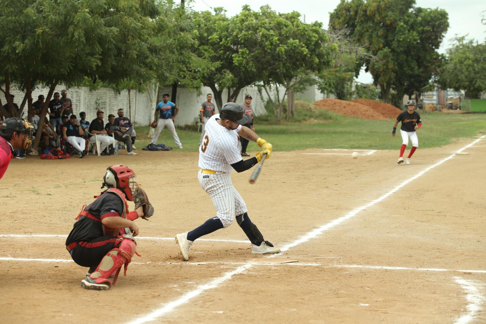 $!Alijadores de Chito Cano recaptura la corona de la Liga de Beisbol CB del Club Polluelos