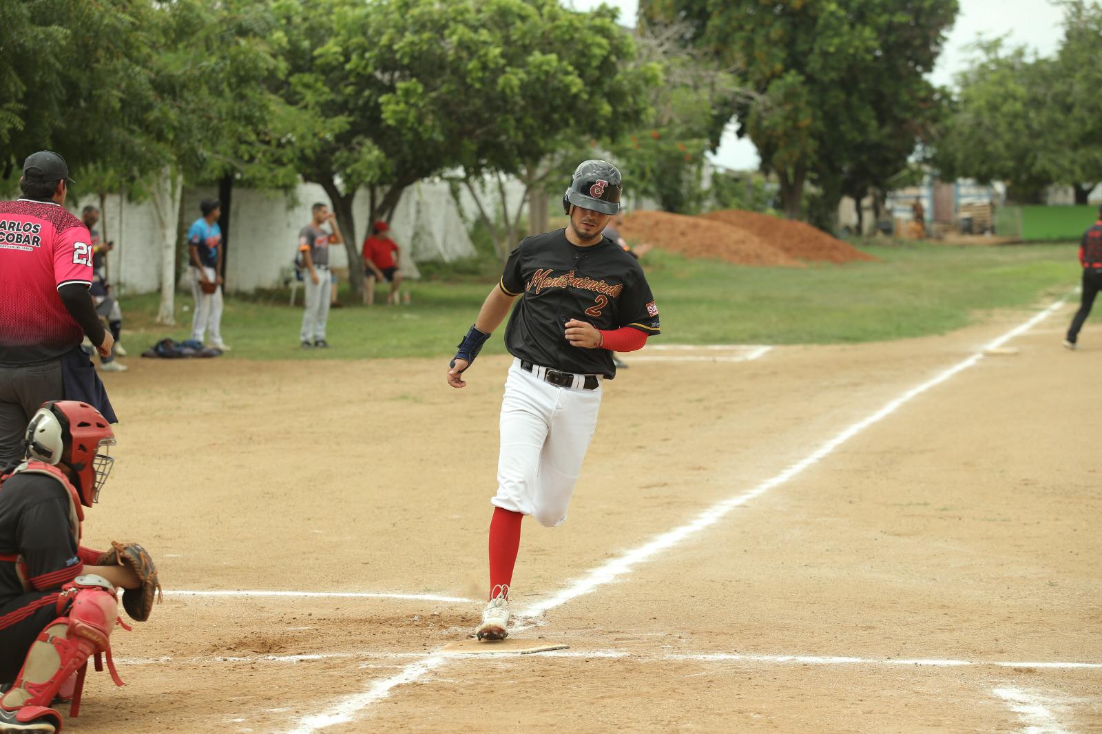 $!Alijadores de Chito Cano recaptura la corona de la Liga de Beisbol CB del Club Polluelos