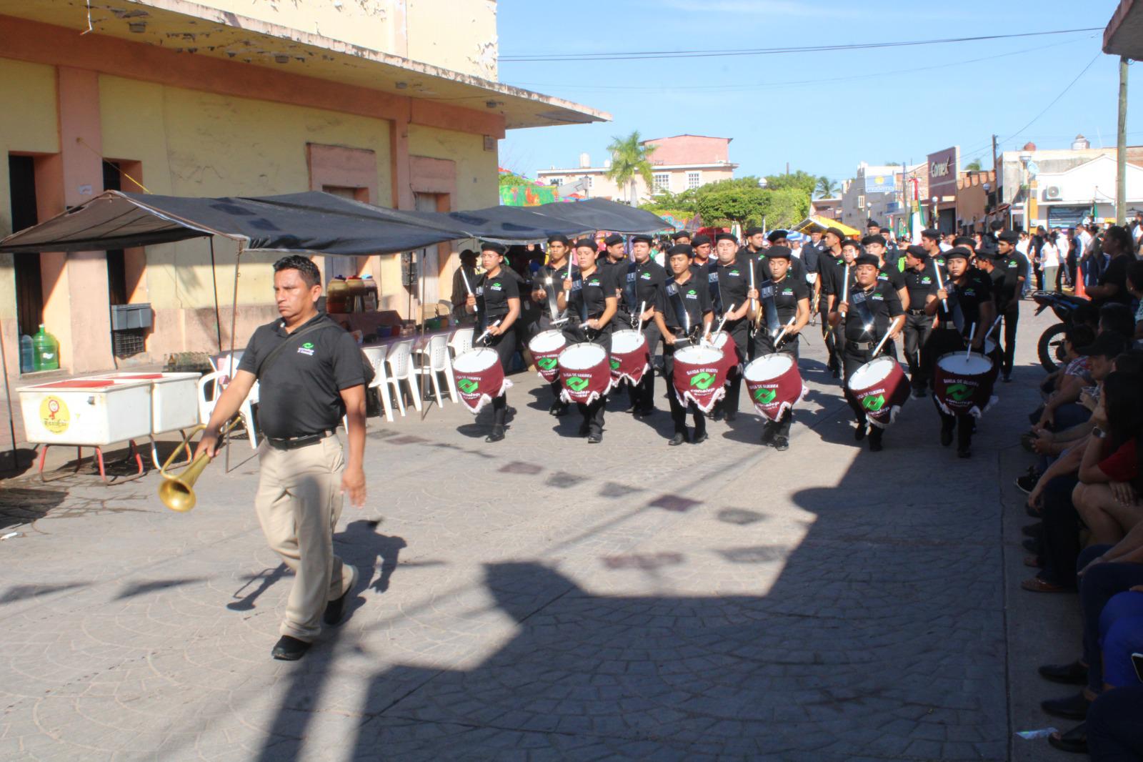 $!En Rosario desfilan para celebrar el 214 aniversario de la Independencia de México