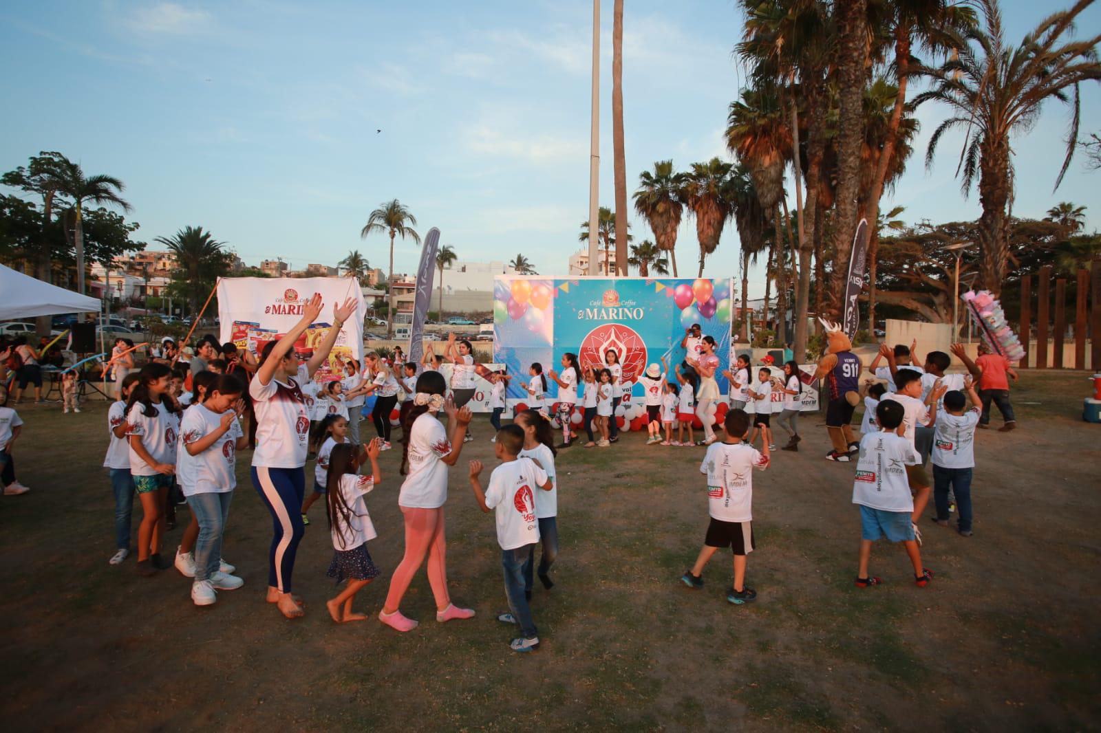 $!Festejan a niños en Festival de Yoga, en Ciudades Hermanas