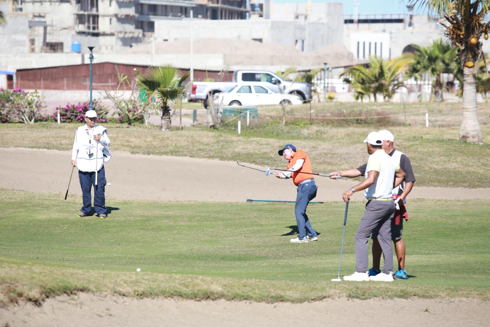 $!Bertín Ángeles es la figura del Torneo de Golf de Beneficencia de Estrella del Mar