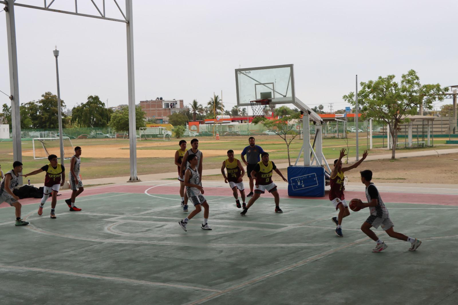 $!Upsin domina en arranque de Encuentro Regional Deportivo de Universidades del Subsistema Tecnológico