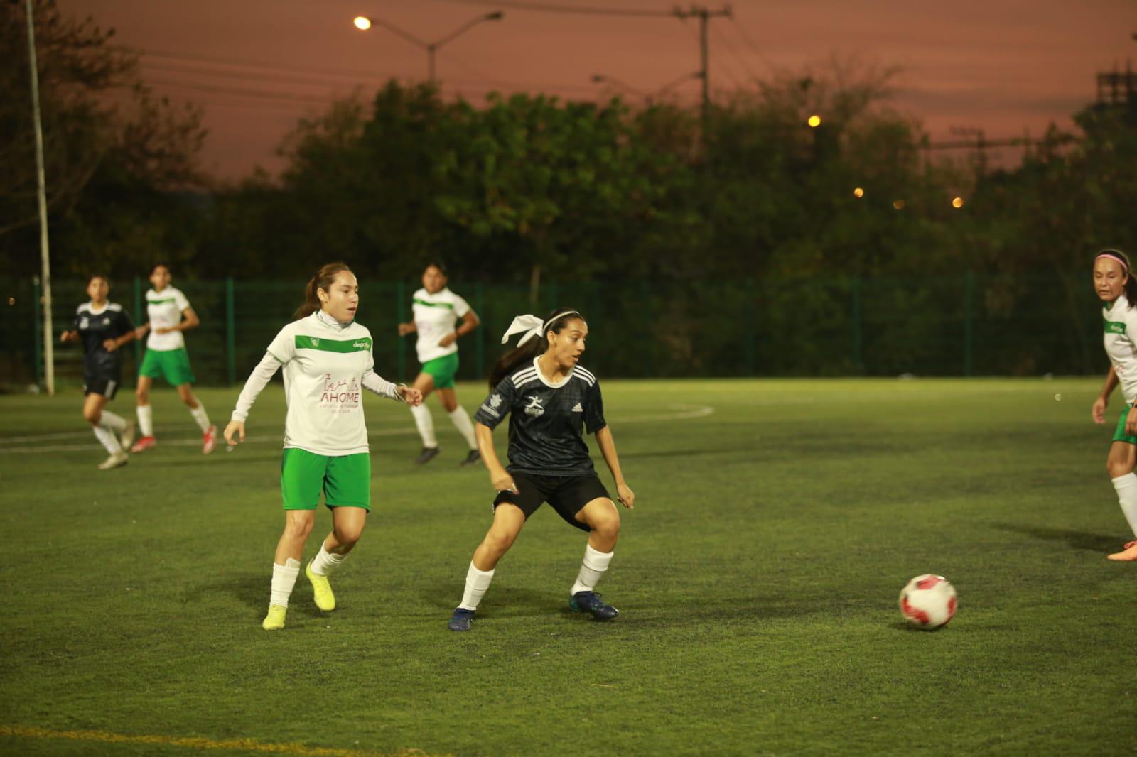 $!Mazatlán se perfila a la final en Estatal Femenil de Futbol