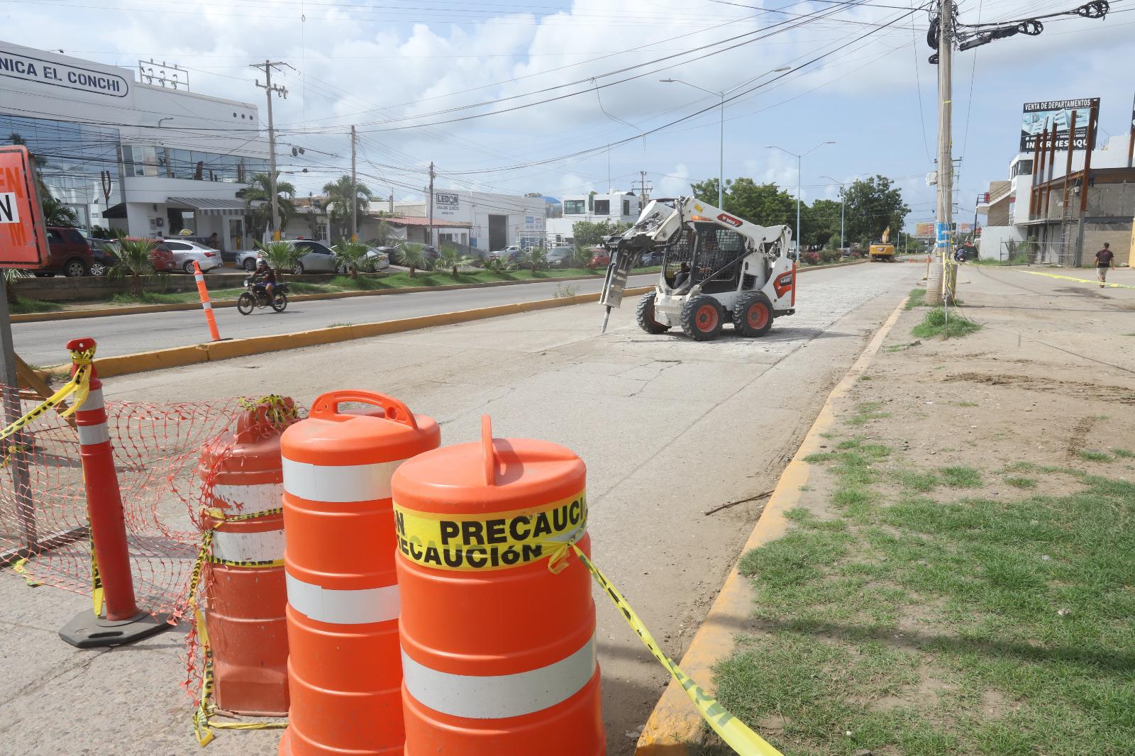 $!Reportan que volvieron a abrir una parte ya terminada en avenida Clouthier, en Mazatlán