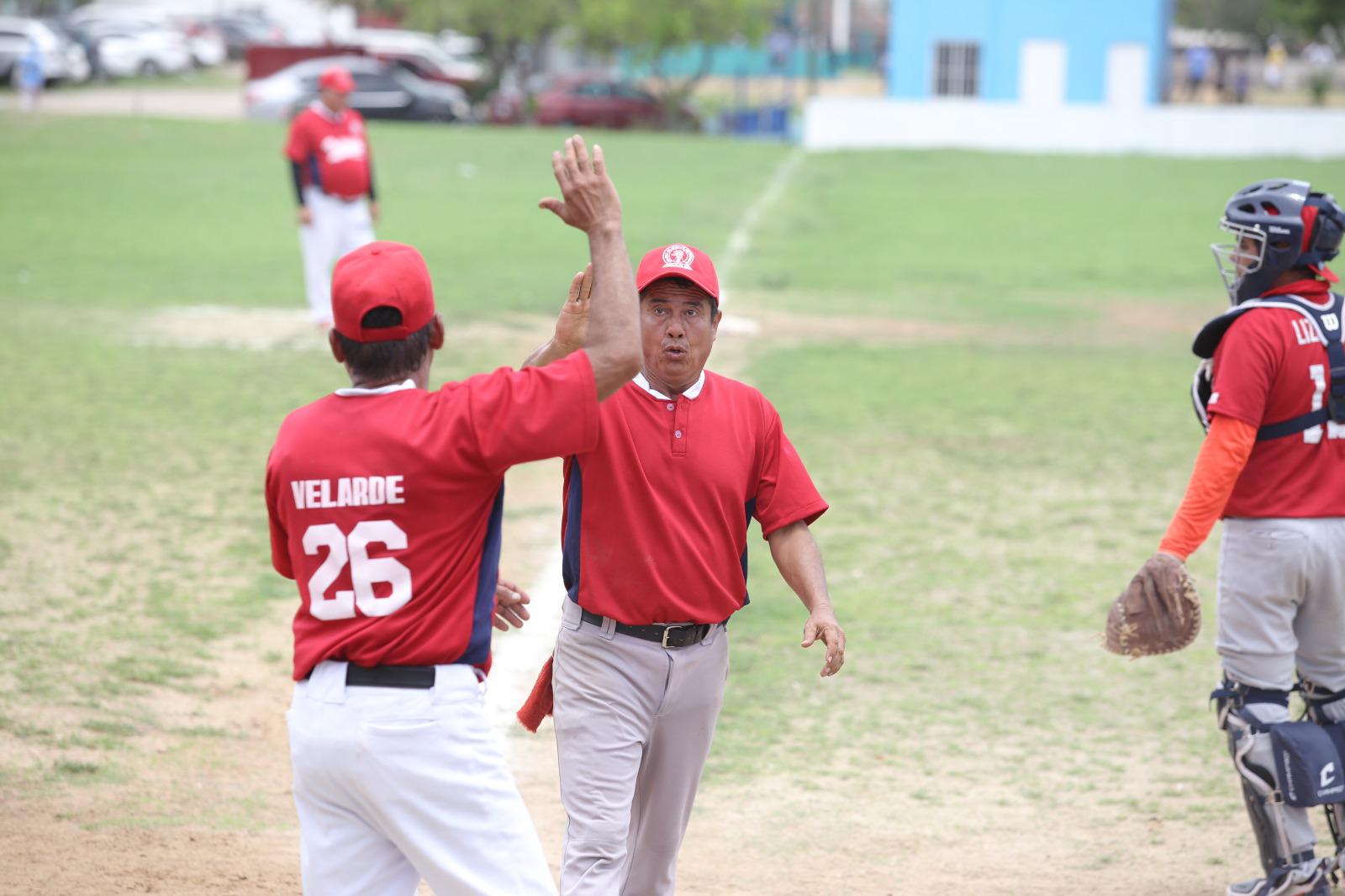 $!Herrería Lizárraga asegura el sitio de honor en Liga de 60 Años