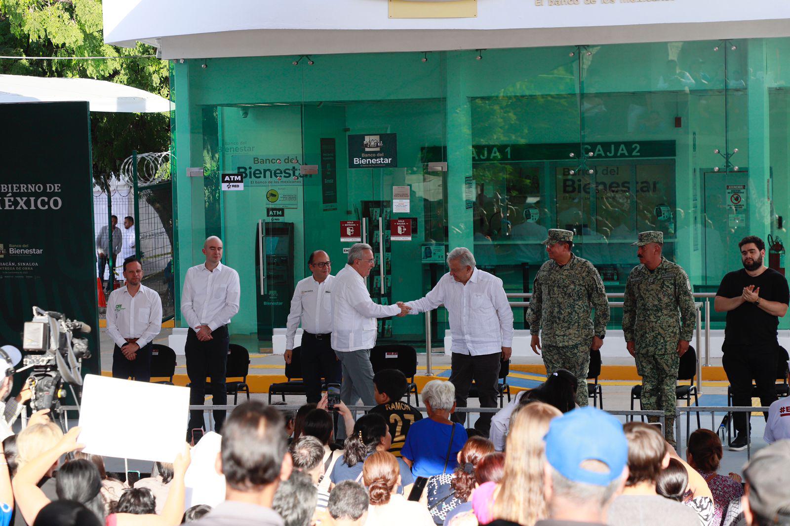 $!Recibe AMLO las construcciones del Banco del Bienestar desde Culiacán