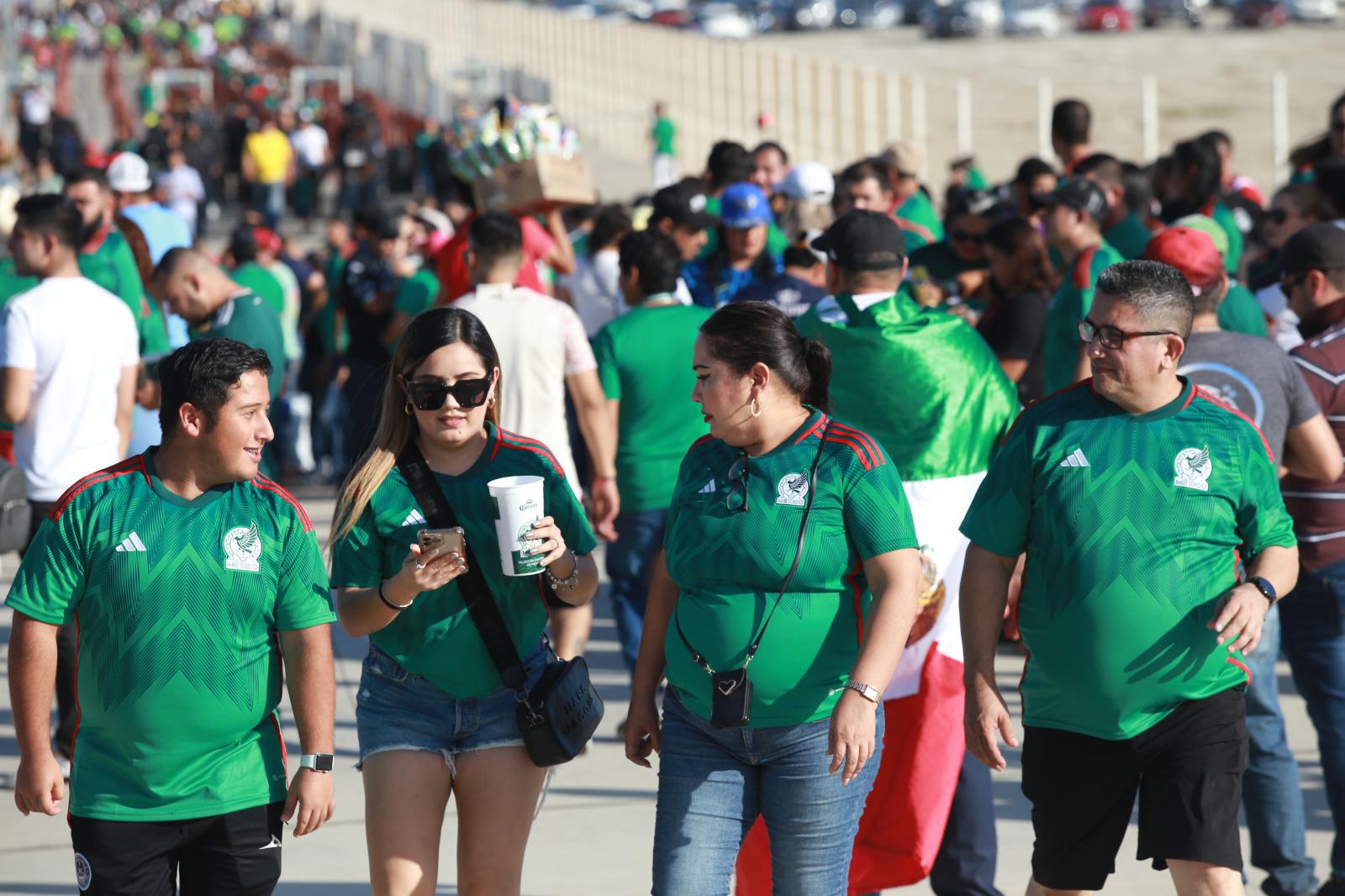 $!‘Pintan de verde’ el Kraken en una fiesta familiar de futbol