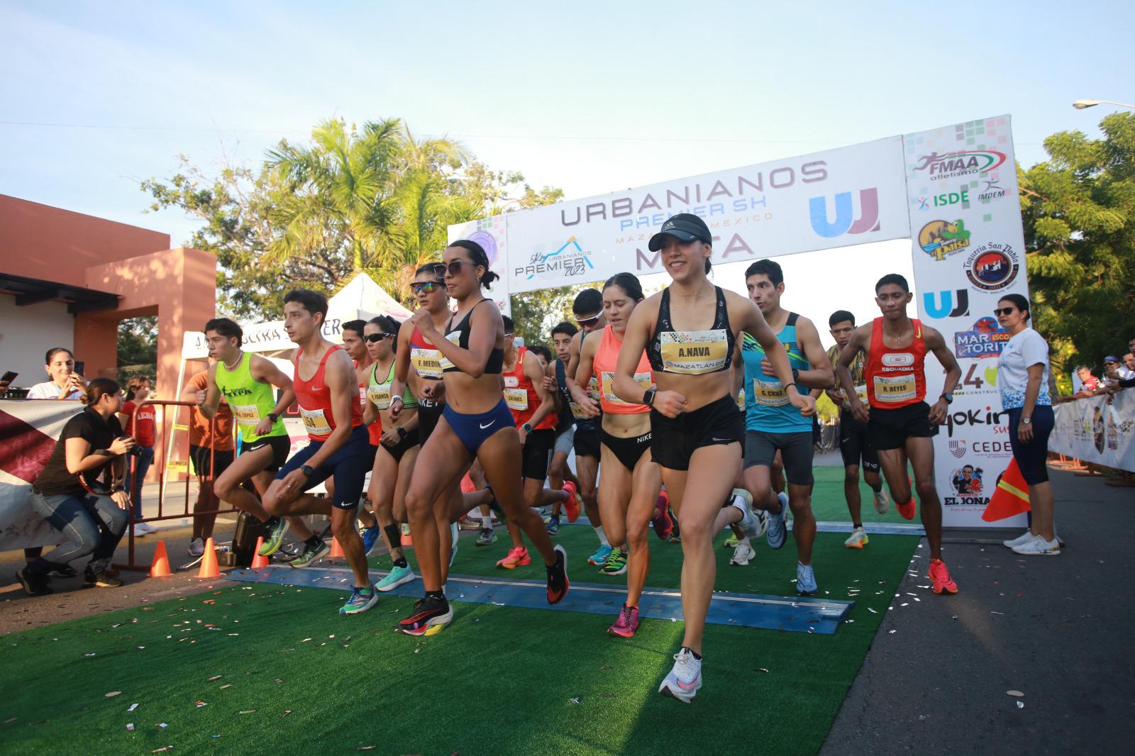 $!Impone Elvia Beatriz Carranco nueva marca en la Carrera 5 KM Urbanianos Premier