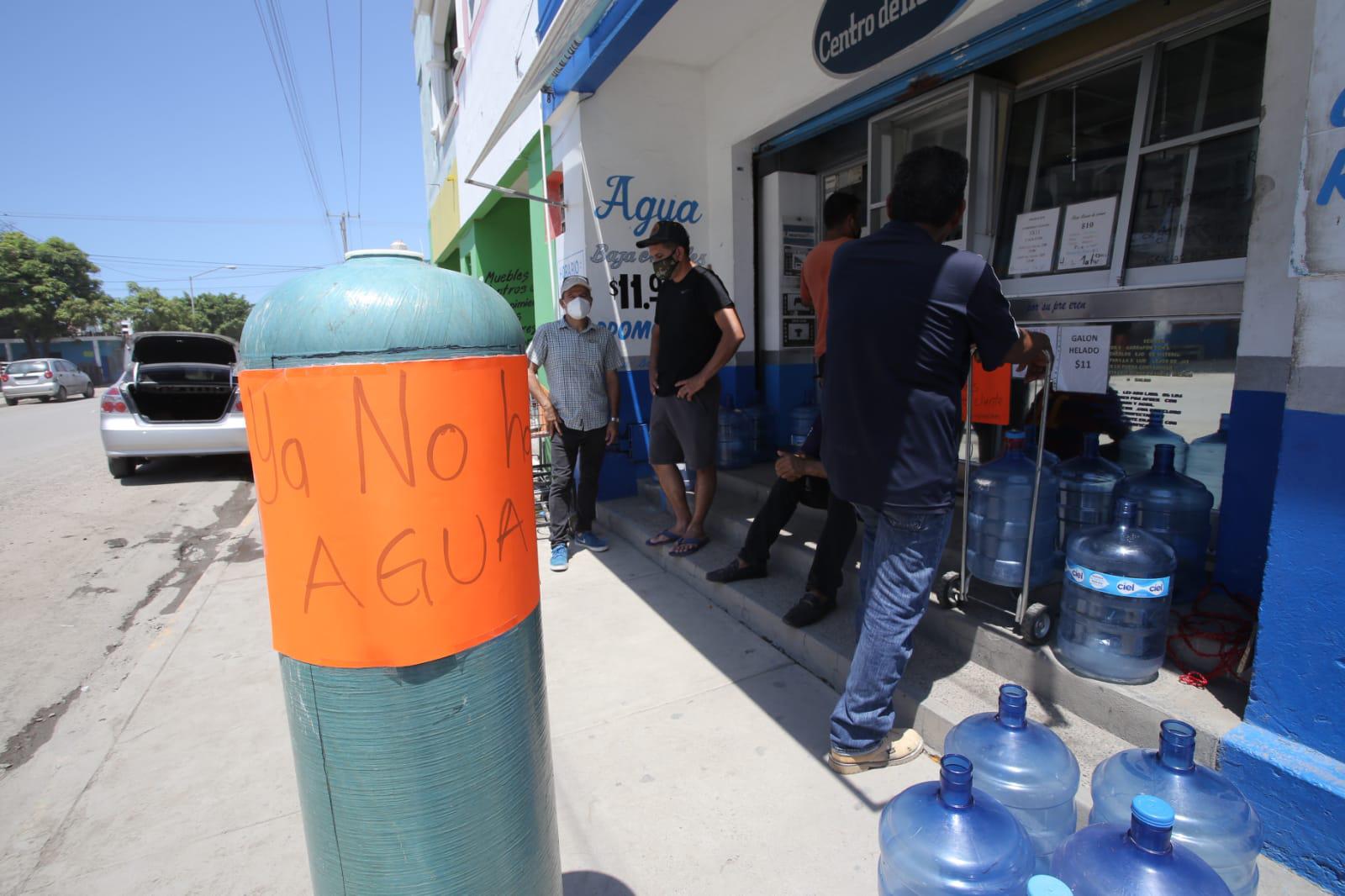 $!Prevalece desabasto de agua en varias colonias de Mazatlán y en otras llega con baja presión